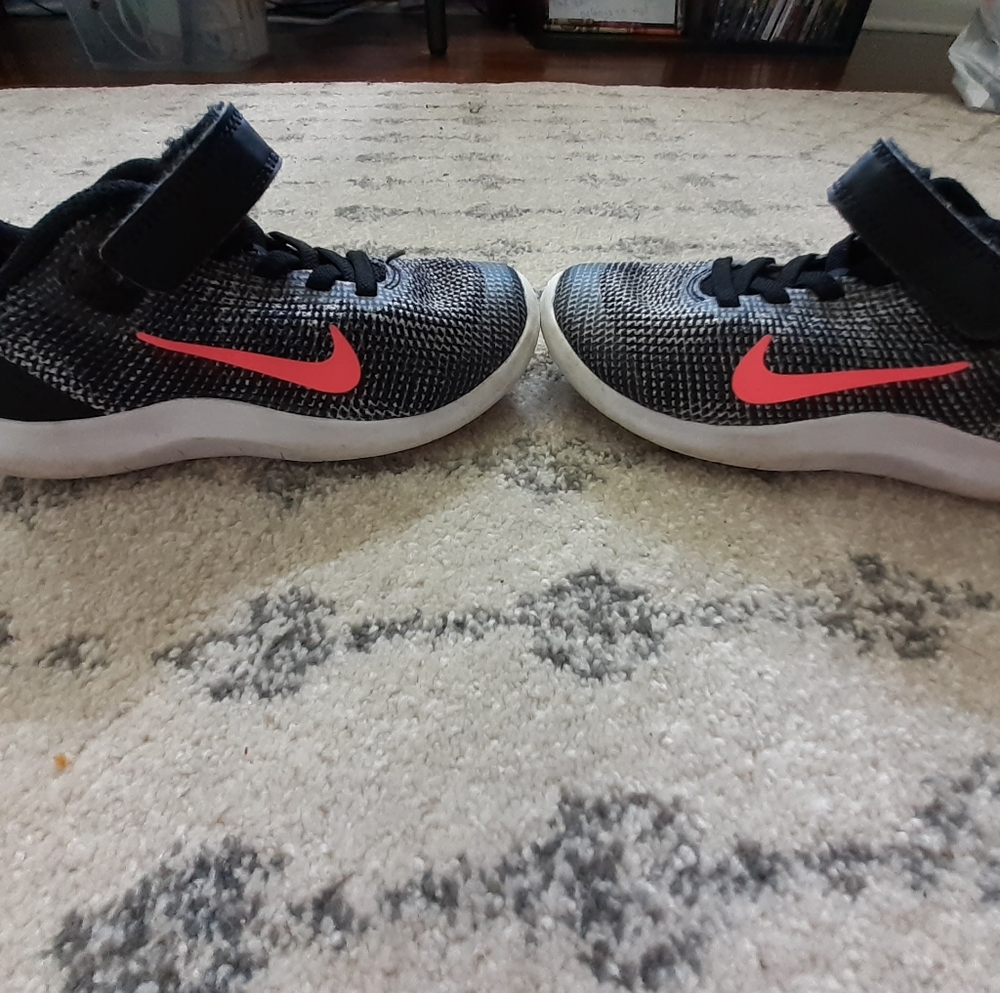 Girls size 12 nike